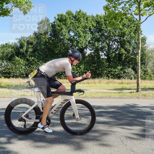 09.08.2026 - GEWOBA Citytriathlon Bremen Michael Burmester http://msf.ph/oto/9958347 09.08.2026 10:45:48 Radfahren 355, 400, 465, 478, 528 meine-sportfotos.de