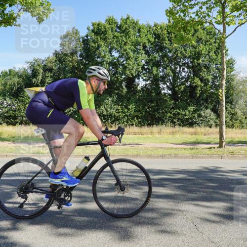 09.08.2026 - GEWOBA Citytriathlon Bremen Michael Burmester http://msf.ph/oto/9958352 09.08.2026 10:45:55 Radfahren 339, 400, 465, 478, 528 meine-sportfotos.de