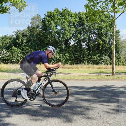 09.08.2026 - GEWOBA Citytriathlon Bremen Michael Burmester http://msf.ph/oto/9958372 09.08.2026 10:46:33 Radfahren 328, 340, 343, 364, 369, 411, 447, 502 meine-sportfotos.de