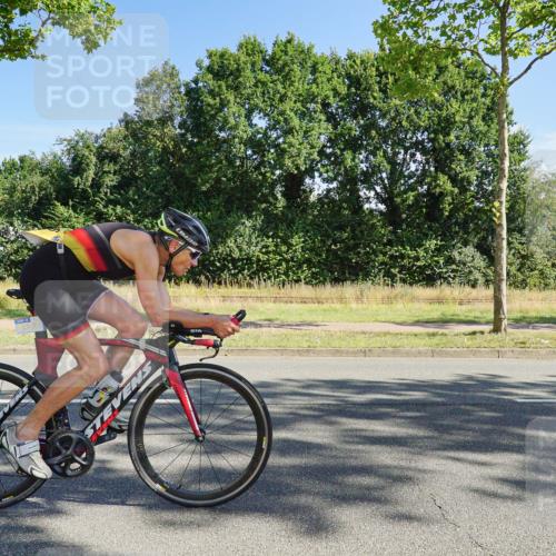 09.08.2026 - GEWOBA Citytriathlon Bremen Michael Burmester http://msf.ph/oto/9958401 09.08.2026 10:47:35 Radfahren 295, 298, 479, 516 meine-sportfotos.de