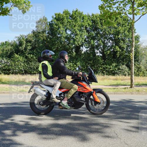 09.08.2026 - GEWOBA Citytriathlon Bremen Michael Burmester http://msf.ph/oto/9958404 09.08.2026 10:47:40 Radfahren 295, 298, 437, 479, 516 meine-sportfotos.de