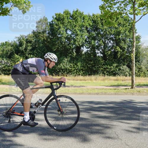 09.08.2026 - GEWOBA Citytriathlon Bremen Michael Burmester http://msf.ph/oto/9958405 09.08.2026 10:47:44 Radfahren 295, 298, 363, 437, 479, 516 meine-sportfotos.de