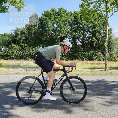 09.08.2026 - GEWOBA Citytriathlon Bremen Michael Burmester http://msf.ph/oto/9958412 09.08.2026 10:47:55 Radfahren 25, 300, 363, 396, 437 meine-sportfotos.de