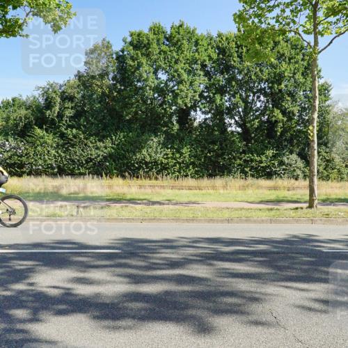 09.08.2026 - GEWOBA Citytriathlon Bremen Michael Burmester http://msf.ph/oto/9958414 09.08.2026 10:47:59 Radfahren 25, 177, 300, 327, 363, 396, 437 meine-sportfotos.de