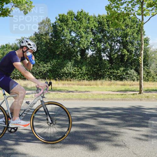 09.08.2026 - GEWOBA Citytriathlon Bremen Michael Burmester http://msf.ph/oto/9958421 09.08.2026 10:48:20 Radfahren 239, 312, 352, 356, 520 meine-sportfotos.de