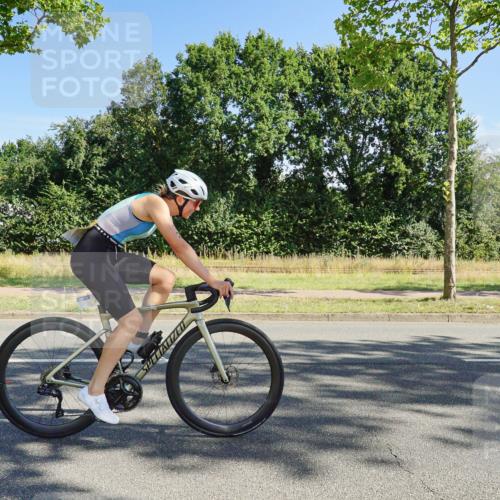09.08.2026 - GEWOBA Citytriathlon Bremen Michael Burmester http://msf.ph/oto/9958434 09.08.2026 10:48:46 Radfahren 213, 289, 394, 405, 472 meine-sportfotos.de