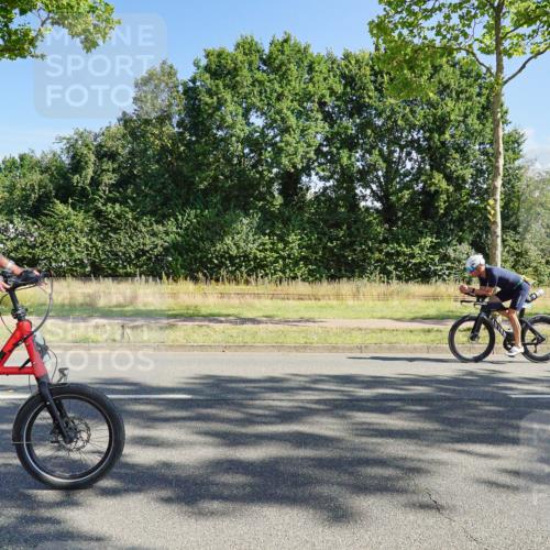 09.08.2026 - GEWOBA Citytriathlon Bremen Michael Burmester http://msf.ph/oto/9958439 09.08.2026 10:49:13 Radfahren 294, 388, 430, 497 meine-sportfotos.de