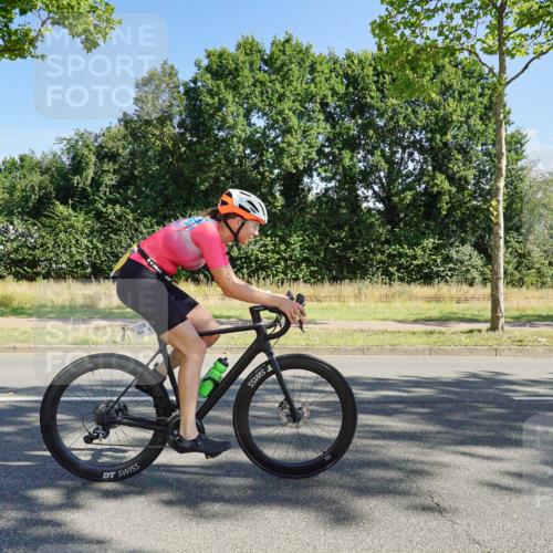09.08.2026 - GEWOBA Citytriathlon Bremen Michael Burmester http://msf.ph/oto/9958444 09.08.2026 10:49:19 Radfahren 294, 320, 413, 430, 454, 497 meine-sportfotos.de