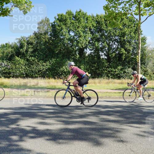 09.08.2026 - GEWOBA Citytriathlon Bremen Michael Burmester http://msf.ph/oto/9958463 09.08.2026 10:49:52 Radfahren 317, 410 meine-sportfotos.de