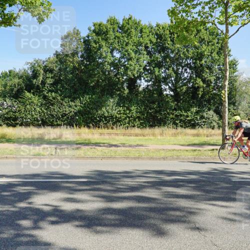 09.08.2026 - GEWOBA Citytriathlon Bremen Michael Burmester http://msf.ph/oto/9958476 09.08.2026 10:50:10 Radfahren 27, 39, 129, 189, 215, 288, 334, 385, 410, 419, 458, 489 meine-sportfotos.de
