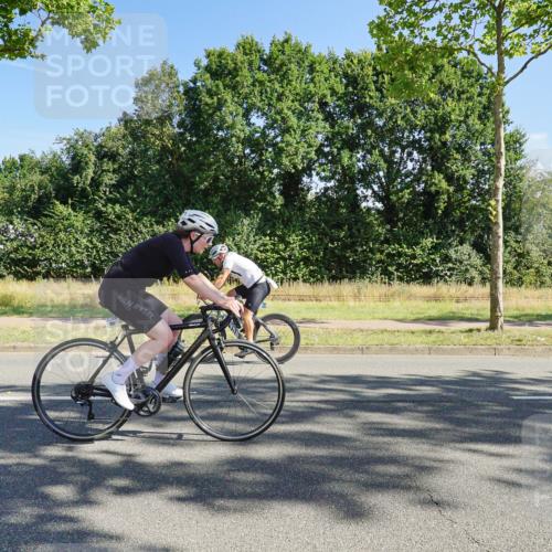 09.08.2026 - GEWOBA Citytriathlon Bremen Michael Burmester http://msf.ph/oto/9958495 09.08.2026 10:50:44 Radfahren 1, 7, 83, 137, 167, 313, 337, 450, 470, 481, 482, 486, 526, 532 meine-sportfotos.de