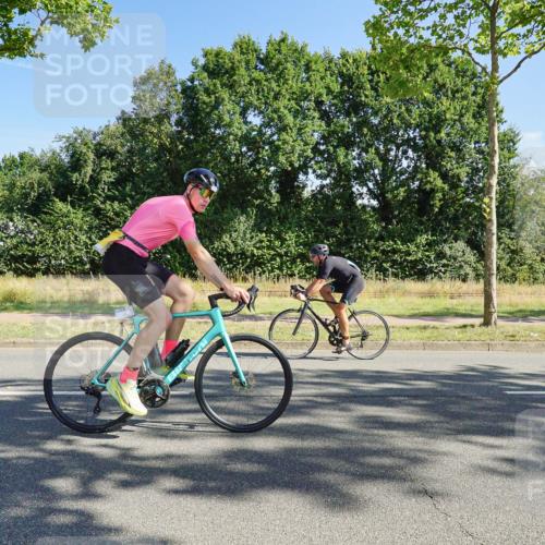 09.08.2026 - GEWOBA Citytriathlon Bremen Michael Burmester http://msf.ph/oto/9958504 09.08.2026 10:51:00 Radfahren 137, 167, 173, 313, 330, 344, 370, 452, 453, 493, 503 meine-sportfotos.de