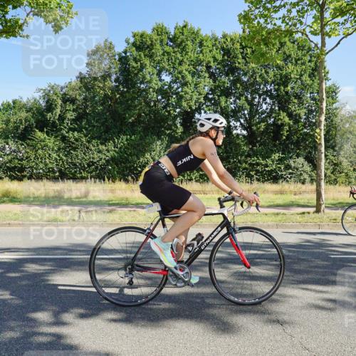09.08.2026 - GEWOBA Citytriathlon Bremen Michael Burmester http://msf.ph/oto/9958506 09.08.2026 10:51:01 Radfahren 137, 167, 173, 311, 313, 330, 344, 370, 452, 453, 493, 503 meine-sportfotos.de