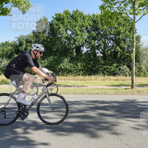 09.08.2026 - GEWOBA Citytriathlon Bremen Michael Burmester http://msf.ph/oto/9958522 09.08.2026 10:51:30 Radfahren 57, 99, 324, 397 meine-sportfotos.de
