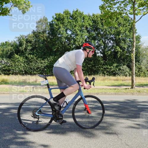 09.08.2026 - GEWOBA Citytriathlon Bremen Michael Burmester http://msf.ph/oto/9958523 09.08.2026 10:51:34 Radfahren 57, 99, 324, 397 meine-sportfotos.de
