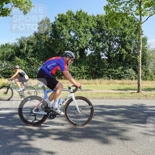 09.08.2026 - GEWOBA Citytriathlon Bremen Michael Burmester http://msf.ph/oto/9958557 09.08.2026 10:52:57 Radfahren 175, 181, 241, 305, 353, 445, 521 meine-sportfotos.de