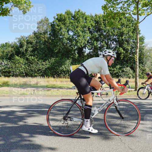 09.08.2026 - GEWOBA Citytriathlon Bremen Michael Burmester http://msf.ph/oto/9958578 09.08.2026 10:53:36 Radfahren 3, 19, 21, 107, 139, 151, 179, 423, 433, 439, 461, 477, 495 meine-sportfotos.de