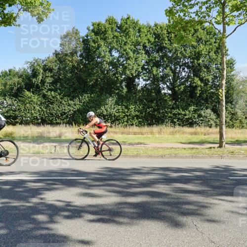 09.08.2026 - GEWOBA Citytriathlon Bremen Michael Burmester http://msf.ph/oto/9958588 09.08.2026 10:53:49 Radfahren 153, 193, 292, 433, 492, 501 meine-sportfotos.de
