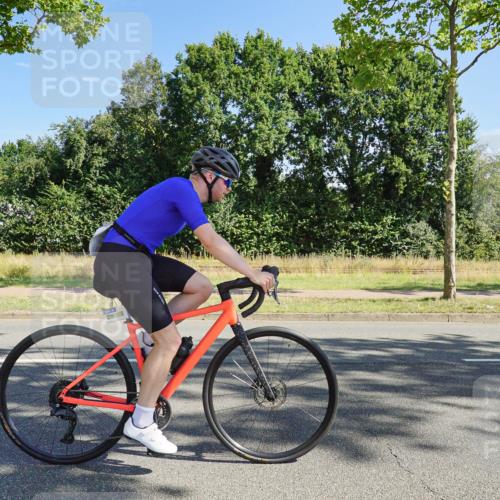 09.08.2026 - GEWOBA Citytriathlon Bremen Michael Burmester http://msf.ph/oto/9958590 09.08.2026 10:53:50 Radfahren 153, 193, 292, 433, 492, 501 meine-sportfotos.de