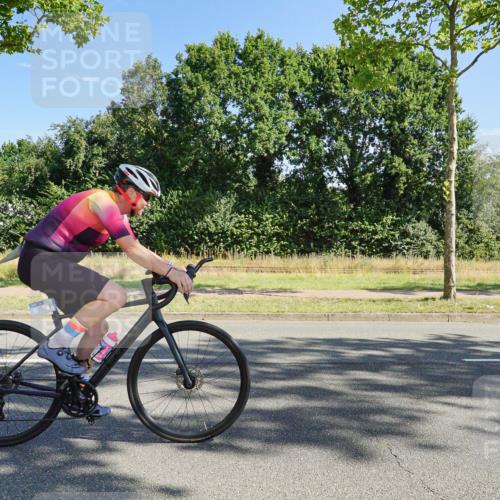09.08.2026 - GEWOBA Citytriathlon Bremen Michael Burmester http://msf.ph/oto/9958592 09.08.2026 10:53:55 Radfahren 153, 193, 292, 367, 473, 492, 501 meine-sportfotos.de