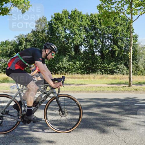 09.08.2026 - GEWOBA Citytriathlon Bremen Michael Burmester http://msf.ph/oto/9958597 09.08.2026 10:54:06 Radfahren 193, 247, 367, 473 meine-sportfotos.de