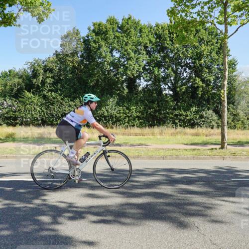 09.08.2026 - GEWOBA Citytriathlon Bremen Michael Burmester http://msf.ph/oto/9958612 09.08.2026 10:54:31 Radfahren 13, 17, 33, 87, 111, 143, 185, 195, 223, 331, 436, 467, 490, 509, 514 meine-sportfotos.de