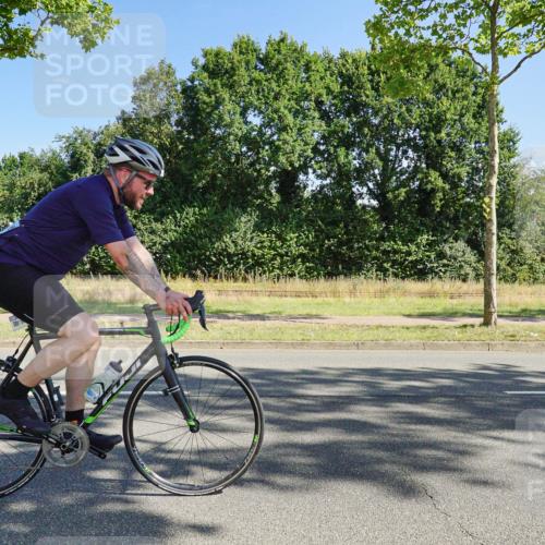 09.08.2026 - GEWOBA Citytriathlon Bremen Michael Burmester http://msf.ph/oto/9958639 09.08.2026 10:55:16 Radfahren 53, 123, 169, 187, 201, 237, 471, 530 meine-sportfotos.de