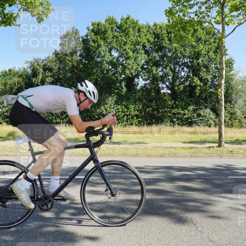 09.08.2026 - GEWOBA Citytriathlon Bremen Michael Burmester http://msf.ph/oto/9958642 09.08.2026 10:55:24 Radfahren 53, 123, 169, 187, 237, 527 meine-sportfotos.de