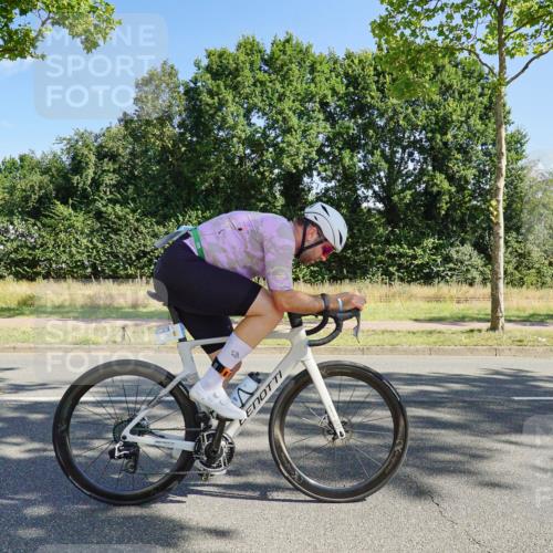 09.08.2026 - GEWOBA Citytriathlon Bremen Michael Burmester http://msf.ph/oto/9958680 09.08.2026 10:56:44 Radfahren 75, 147, 149, 480, 504 meine-sportfotos.de