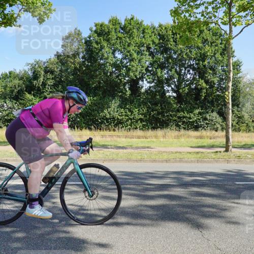 09.08.2026 - GEWOBA Citytriathlon Bremen Michael Burmester http://msf.ph/oto/9958696 09.08.2026 10:57:16 Radfahren 183, 191, 243, 281, 361 meine-sportfotos.de