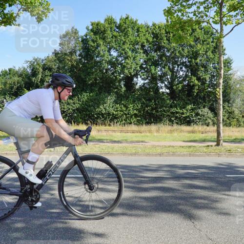 09.08.2026 - GEWOBA Citytriathlon Bremen Michael Burmester http://msf.ph/oto/9958699 09.08.2026 10:57:24 Radfahren 183, 191, 205, 281 meine-sportfotos.de