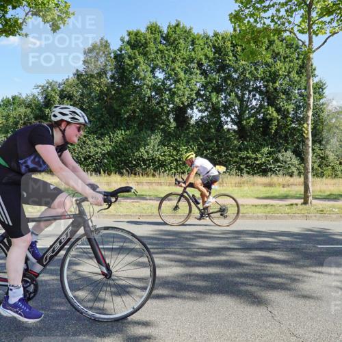 09.08.2026 - GEWOBA Citytriathlon Bremen Michael Burmester http://msf.ph/oto/9958707 09.08.2026 10:57:59 Radfahren 171, 434, 446 meine-sportfotos.de