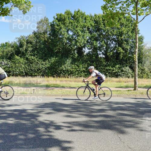 09.08.2026 - GEWOBA Citytriathlon Bremen Michael Burmester http://msf.ph/oto/9958729 09.08.2026 10:59:49 Radfahren 49 meine-sportfotos.de