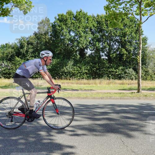 09.08.2026 - GEWOBA Citytriathlon Bremen Michael Burmester http://msf.ph/oto/9958734 09.08.2026 11:00:05 Radfahren 49 meine-sportfotos.de