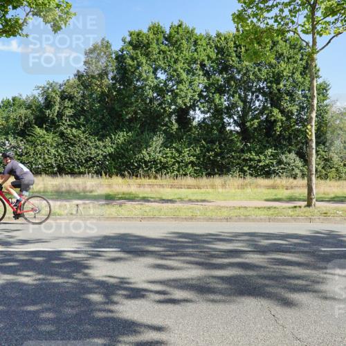 09.08.2026 - GEWOBA Citytriathlon Bremen Michael Burmester http://msf.ph/oto/9958735 09.08.2026 11:00:12 Radfahren  meine-sportfotos.de