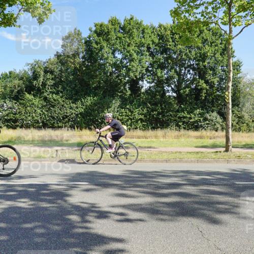 09.08.2026 - GEWOBA Citytriathlon Bremen Michael Burmester http://msf.ph/oto/9958757 09.08.2026 11:01:20 Radfahren 78, 197, 203, 422 meine-sportfotos.de