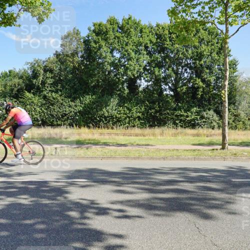 09.08.2026 - GEWOBA Citytriathlon Bremen Michael Burmester http://msf.ph/oto/9958762 09.08.2026 11:01:48 Radfahren 9, 469 meine-sportfotos.de