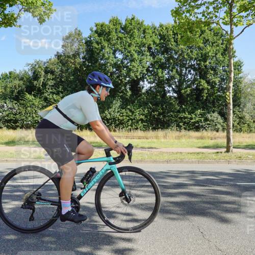 09.08.2026 - GEWOBA Citytriathlon Bremen Michael Burmester http://msf.ph/oto/9958772 09.08.2026 11:03:04 Radfahren 11, 485 meine-sportfotos.de