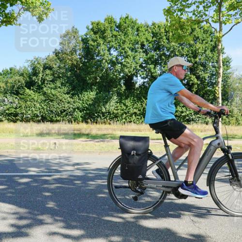 09.08.2026 - GEWOBA Citytriathlon Bremen Michael Burmester http://msf.ph/oto/9958795 09.08.2026 11:30:47 Radfahren  meine-sportfotos.de
