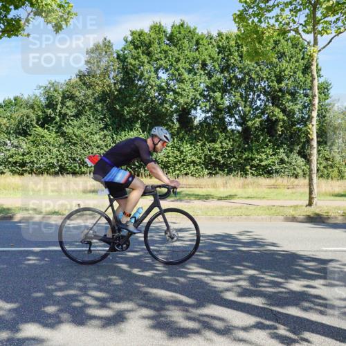 09.08.2026 - GEWOBA Citytriathlon Bremen Michael Burmester http://msf.ph/oto/9958825 09.08.2026 12:04:12 Radfahren 595, 678 meine-sportfotos.de