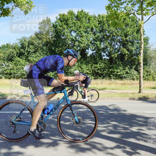 09.08.2026 - GEWOBA Citytriathlon Bremen Michael Burmester http://msf.ph/oto/9958829 09.08.2026 12:04:45 Radfahren 667, 682 meine-sportfotos.de