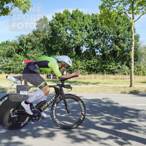 09.08.2026 - GEWOBA Citytriathlon Bremen Michael Burmester http://msf.ph/oto/9958835 09.08.2026 12:04:54 Radfahren 667, 668 meine-sportfotos.de