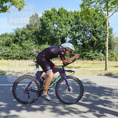 09.08.2026 - GEWOBA Citytriathlon Bremen Michael Burmester http://msf.ph/oto/9958839 09.08.2026 12:05:26 Radfahren 560, 757, 1110 meine-sportfotos.de