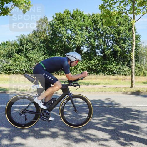09.08.2026 - GEWOBA Citytriathlon Bremen Michael Burmester http://msf.ph/oto/9958856 09.08.2026 12:06:13 Radfahren 559, 664, 687 meine-sportfotos.de