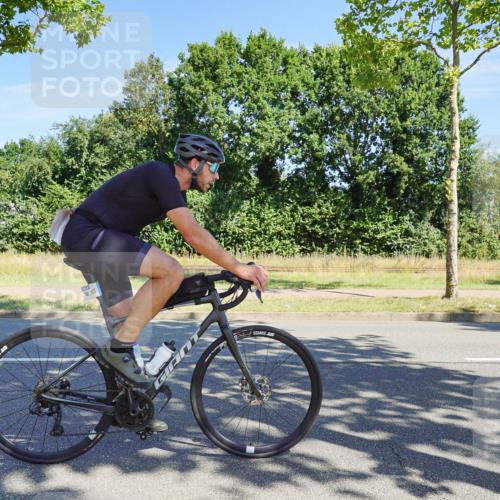 09.08.2026 - GEWOBA Citytriathlon Bremen Michael Burmester http://msf.ph/oto/9958859 09.08.2026 12:06:20 Radfahren 559, 604, 651, 664, 687, 701 meine-sportfotos.de