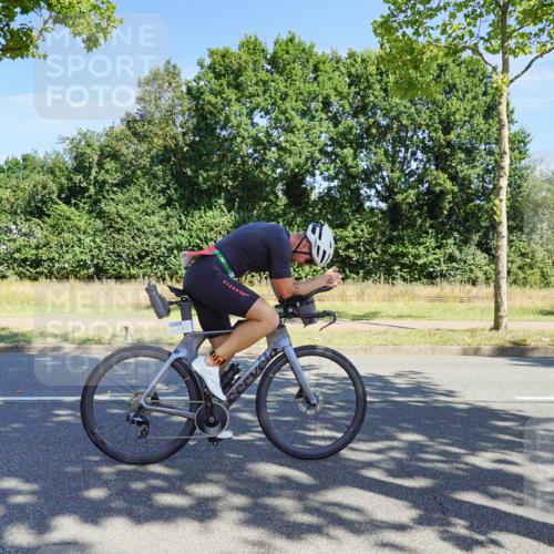 09.08.2026 - GEWOBA Citytriathlon Bremen Michael Burmester http://msf.ph/oto/9958860 09.08.2026 12:06:24 Radfahren 559, 571, 604, 651, 664, 687, 701, 707 meine-sportfotos.de