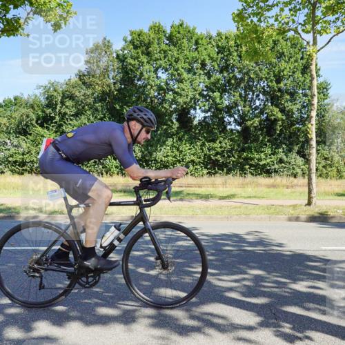 09.08.2026 - GEWOBA Citytriathlon Bremen Michael Burmester http://msf.ph/oto/9958862 09.08.2026 12:06:32 Radfahren 571, 604, 651, 701, 707, 720 meine-sportfotos.de