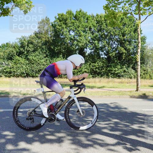 09.08.2026 - GEWOBA Citytriathlon Bremen Michael Burmester http://msf.ph/oto/9958889 09.08.2026 12:07:50 Radfahren 572, 577, 586, 614, 649, 705, 1001 meine-sportfotos.de