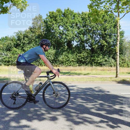 09.08.2026 - GEWOBA Citytriathlon Bremen Michael Burmester http://msf.ph/oto/9958955 09.08.2026 12:10:10 Radfahren 619, 633, 688, 729, 774, 1002 meine-sportfotos.de