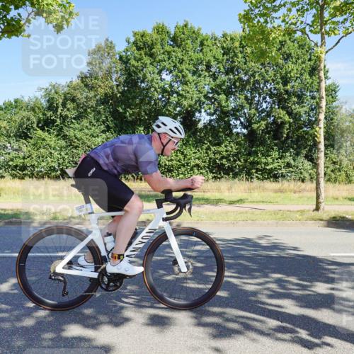 09.08.2026 - GEWOBA Citytriathlon Bremen Michael Burmester http://msf.ph/oto/9958996 09.08.2026 12:11:22 Radfahren 112, 540, 588, 666, 698, 703, 767, 789, 854, 1153 meine-sportfotos.de